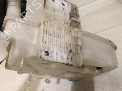 Used Windscreen washer tank VW GOLF VI (5K1) 2.0 TDI (110 hp) 22129878