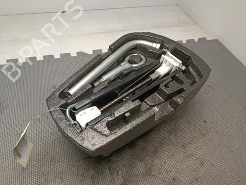 Used Jack Kit VW POLO V (6R1, 6C1) 1.4 TDI (90 hp) 22360409