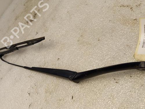 Used Front windshield wiper arm PEUGEOT 307 (3A/C) 2.0 HDi 90 (90 hp) 21324472