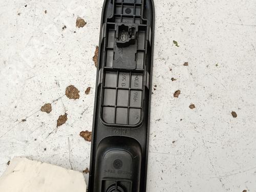 Right front window switch PEUGEOT 307 Break (3E) 2.0 HDI 110 | BP29407808I26 