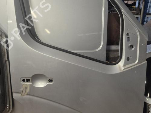 Used Right front door Right front door RENAULT MASTER III Van (FV) 2.3 dCi 165 RWD (FV0P, FV0U, FV10, FV12, FV1E) (163 hp) 40539582 40539582