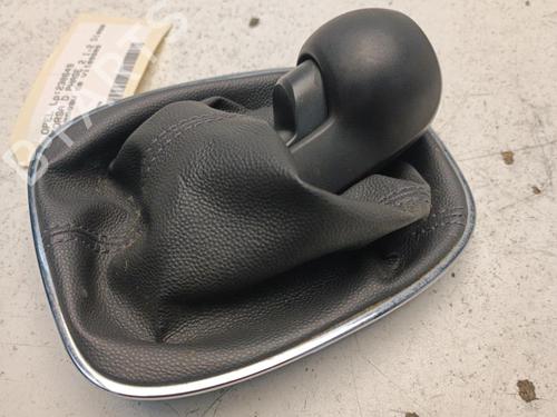 Used Shift knob Shift knob OPEL CORSA D (S07) 1.3 CDTI (L08, L68) (75 hp) 22130296 22130296