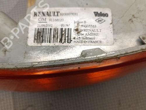 Used Left front indicator RENAULT TRAFIC II Bus (JL) 1.9 dCI 100 (JL0C) (101 hp) 21323779