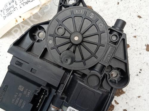 Right front window motor RENAULT SCÉNIC III (JZ0/1_) 1.2 TCe | BP29758951E20 
