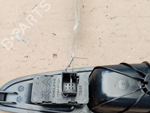 Used Right rear window switch Right rear window switch 26301422 26301422