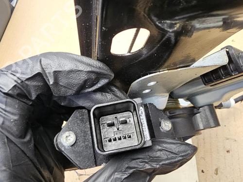 front-left-window-mechanism-opel-astra-j-gtc-2011-2012-2013-2014-2015-2016-2017-2018-39933151 main image