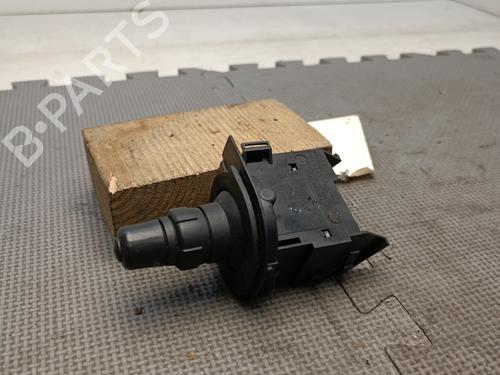 Used Switch Switch RENAULT SCÉNIC II (JM0/1_) 1.5 dCi (JM1E, JM16) (106 hp) 21538448 21538448
