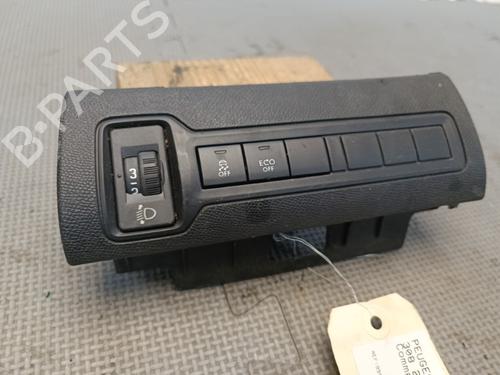 Used Headlight switch Headlight switch PEUGEOT 308 II (LB_, LP_, LW_, LH_, L3_) 1.6 BlueHDi 120 (120 hp) 21323641 21323641
