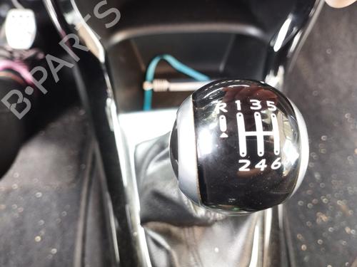 Used Shift knob Shift knob CITROËN DS3 (SA_) 1.6 THP 155 (156 hp) 27896505 27896505