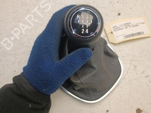 Used Gear lever OPEL CORSA D (S07) 1.3 CDTI (L08, L68) (75 hp) 22130296