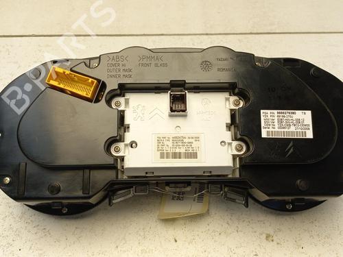 Used Instrument cluster PEUGEOT 5008 (0U_, 0E_) 1.6 HDi (110 hp) 21323340