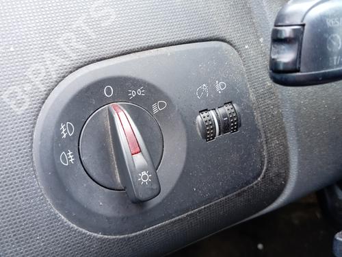 Used Headlight switch SEAT IBIZA IV SC (6J1, 6P5) 1.4 TDI (80 hp) 25002644