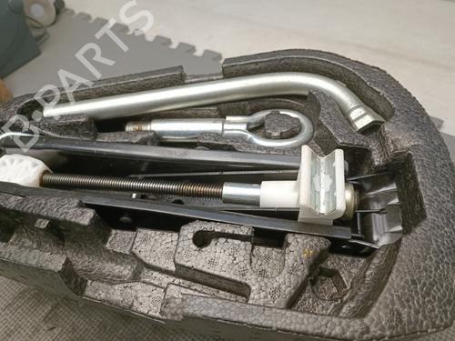 Used Jack Kit Jack Kit VW POLO V (6R1, 6C1) 1.4 TDI (90 hp) 22360409 22360409