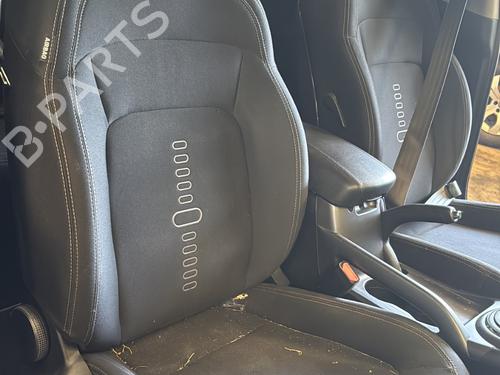 Stol høyre foran KIA SPORTAGE III (SL) 1.7 CRDi (116 hp) 26740024
