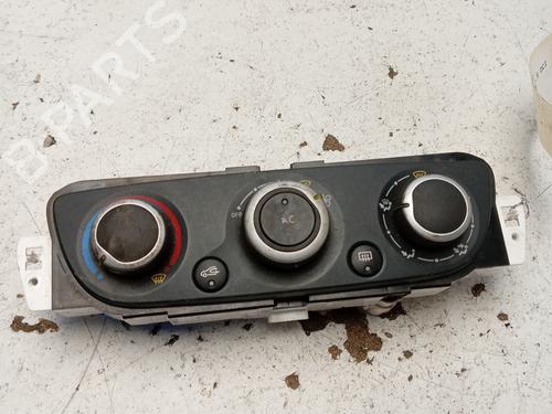 Used Climate control RENAULT MEGANE III Hatchback (BZ0/1_, B3_) 1.5 dCi (86 hp) 30318389