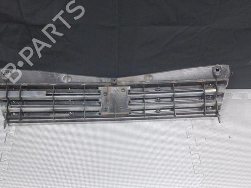 Used Grille PEUGEOT 205 II (20A/C) 1.6 Aut. (88 hp) 22130303