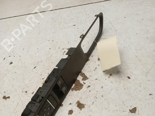 Used Left front window switch Left front window switch RENAULT CLIO IV (BH_) 1.5 dCi 90 (90 hp) 30562562 30562562