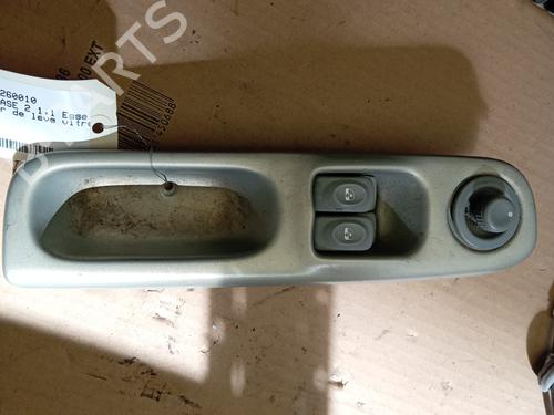 Used Left front window switch Left front window switch RENAULT TWINGO I (C06_) [1993-2012] 33849859 33849859
