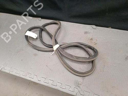 Used Rubber door seal PEUGEOT 508 I (8D_) 2.0 HDi (140 hp) 22130700