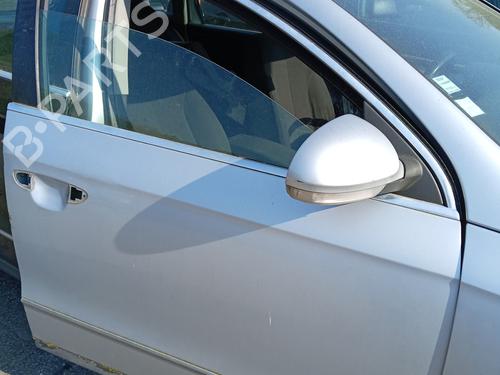 Used Right front door VW PASSAT B6 Variant (3C5) 2.0 TDI (120 hp) 25002428