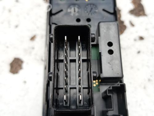 Left front window switch CITROËN C3 II (SC_) 1.4 HDi 70 (SC8HZC, SC8HR0, SC8HP4) | BP29840639I27