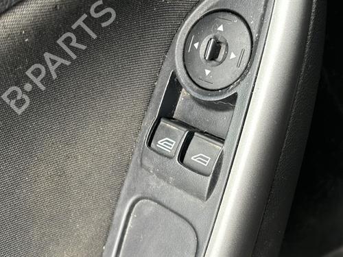 Used Left front window switch FORD FOCUS III 1.6 TDCi (115 hp) 23805415