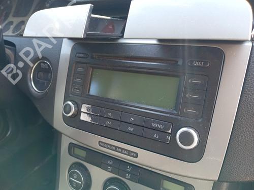 Used Radio VW PASSAT B6 Variant (3C5) 2.0 TDI (120 hp) 25002435