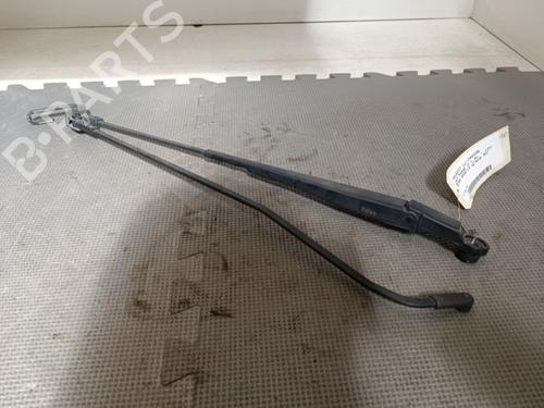 Used Front windshield wiper arm PEUGEOT 107 (PM_, PN_) 1.0 (68 hp) 22131325