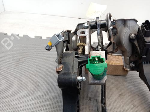Used Pedal Pedal PEUGEOT 208 I (CA_, CC_) 1.2 VTI 82 (82 hp) 23965175 23965175