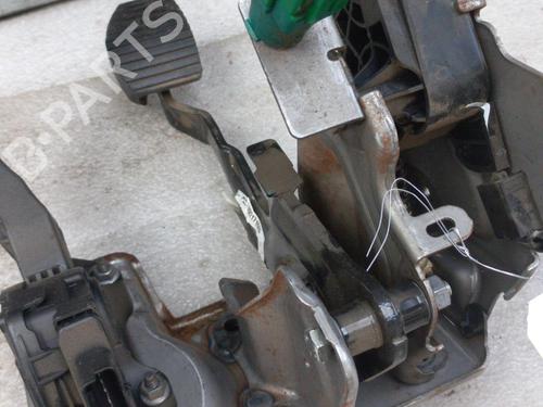 Used Pedal PEUGEOT 208 I (CA_, CC_) 1.0 VTi (68 hp) 22129227