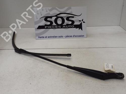 Used Front windshield wiper arm PEUGEOT 3008 I MPV (0U_) 1.6 HDi (114 hp) 21324444