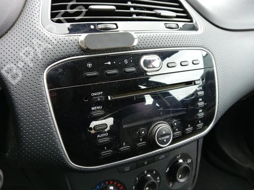 Used Radio FIAT PUNTO EVO (199_) 1.3 D Multijet (199AXC1A, 199BXC1A, 199AXT1A, 199BXT1A) (75 hp) 25002663