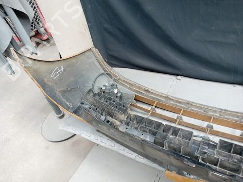 Used Front bumper Front bumper 25292380 25292380