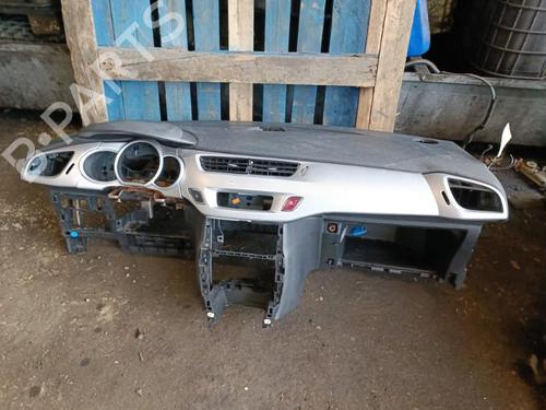 Tableau de bord CITROËN C3 II (SC_) 1.4 HDi 70 (SC8HZC, SC8HR0, SC8HP4) (68 hp) 22131052