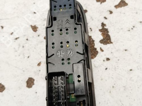 Left front window switch CITROËN C3 II (SC_) 1.4 HDi 70 (SC8HZC, SC8HR0, SC8HP4) | BP29840639I27