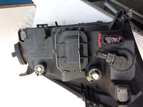 Used Right headlight Right headlight TOYOTA COROLLA (_E12_) 1.4 VVT-i (ZZE120_, ZZE120R) (97 hp) 21326635 21326635