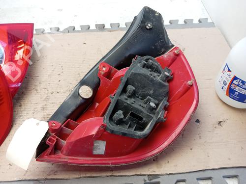 left-taillight-renault-clio-iii-br01-cr01-2005-2006-2007-2008-2009-2010-2011-2012-2013-2014-27617939 main image