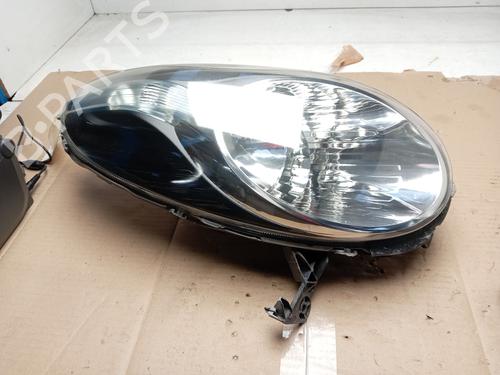 Phare droit NISSAN MICRA III (K12) 1.2 16V (65 hp) 31981463