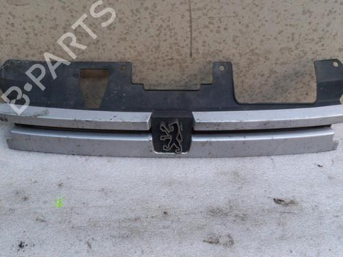 Used Grille PEUGEOT 306 Hatchback (7A, 7C, N3, N5) 1.9 D (68 hp) 22129614
