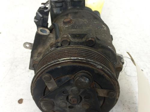 Used AC compressor AC compressor FIAT GRANDE PUNTO (199_) 1.3 D Multijet (75 hp) 21325049 21325049