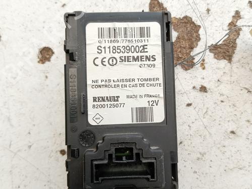 Used Card reader RENAULT SCÉNIC II (JM0/1_) 1.9 dCi (JM14) (131 hp) 29611723