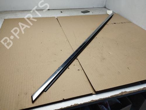 Gummiliste Gummiliste RENAULT MEGANE IV Hatchback (B9A/M/N_) 1.2 TCe 130 (B9MR) (130 hp) 34373293 34373293