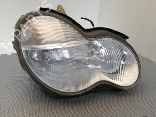 Used Right headlight Right headlight MERCEDES-BENZ C-CLASS (W203) C 200 CDI (203.004) (116 hp) 21322667 21322667