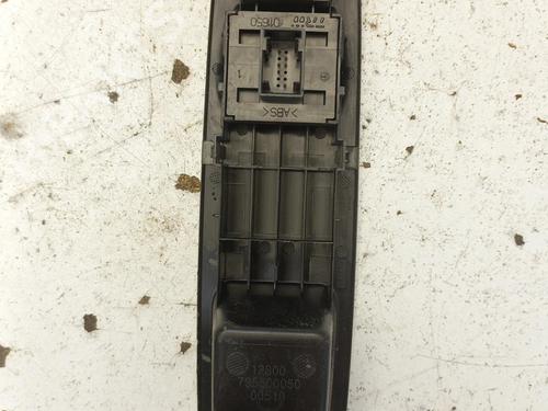 Used Left front window switch FIAT PUNTO EVO (199_) 1.3 D Multijet (199AXC1A, 199BXC1A, 199AXT1A, 199BXT1A) (75 hp) 21322987