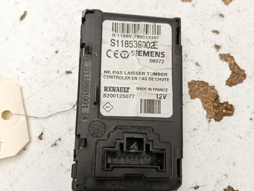 Lecteur Carte RENAULT SCÉNIC II (JM0/1_) 1.9 dCi (JM0G, JM12, JM1G, JM2C) (120 hp) 29455725