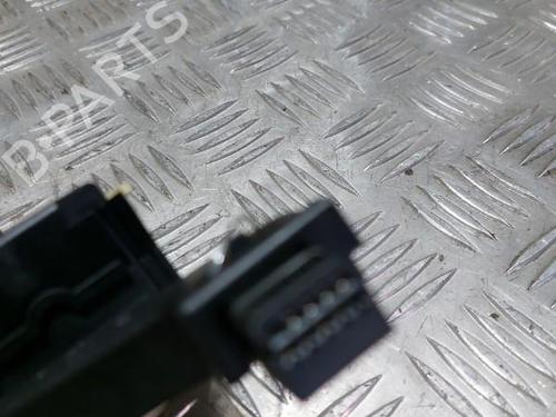 Used Switch Switch VW GOLF VI (5K1) 2.0 TDI (110 hp) 21512532 21512532