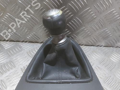 Used Shift knob Shift knob TOYOTA VERSO (_R2_) 2.0 D-4D (AUR20_, AUR20R) (126 hp) 31333704 31333704