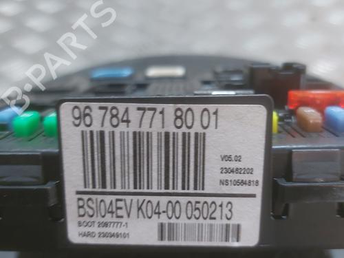Used Fuse box Fuse box PEUGEOT 5008 (0U_, 0E_) 2.0 HDi 150 / BlueHDi 150 (150 hp) 25469077 25469077