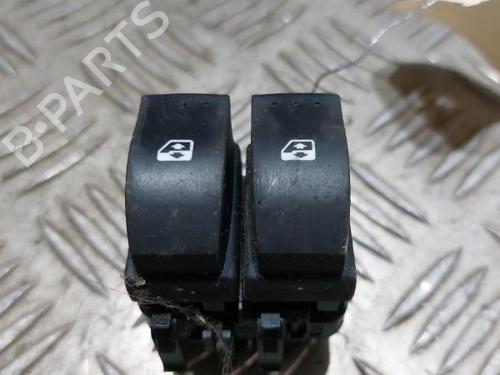 Used Left front window switch RENAULT CLIO II (BB_, CB_) 1.2 16V (BB05, BB0W, BB11, BB27, BB2T, BB2U, BB2V, CB05,... (75 hp) 21507953