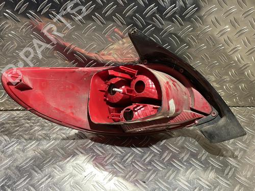 Used Lamp holder Lamp holder PEUGEOT 206+ (2L_, 2M_) 1.4 HDi eco 70 (68 hp) 21515982 21515982